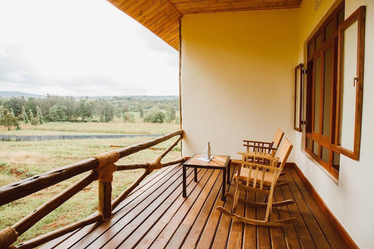 Terraza con asientos y vistas sobre el valle de Marera