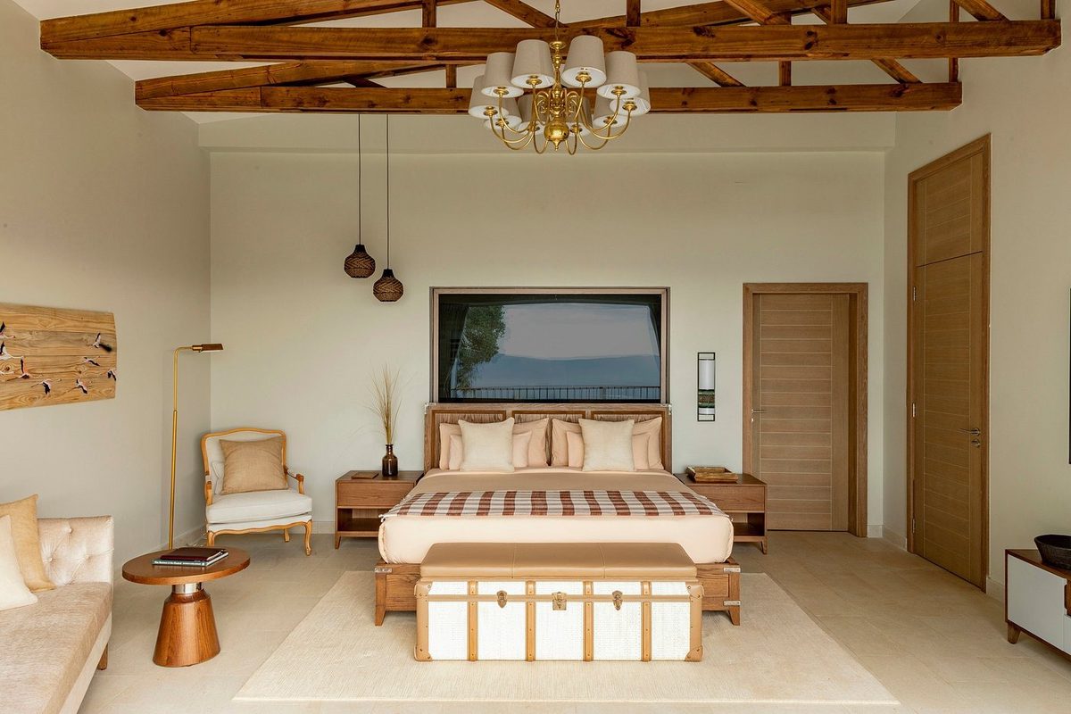 Habitación con cama y decoración minimalista