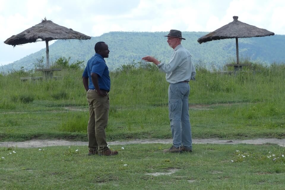 Safari-Gast mit Guide – persönliche Betreuung und authentische Safari Bewertungen