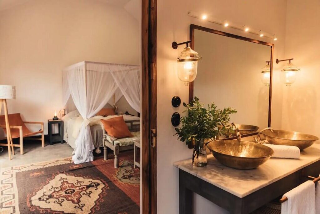 Gästezimmer der Wildlife Residence mit angrenzendem Badezimmer