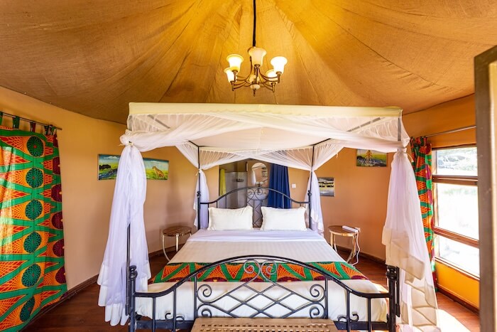 Doppelbett im Ikoma Wild Camp